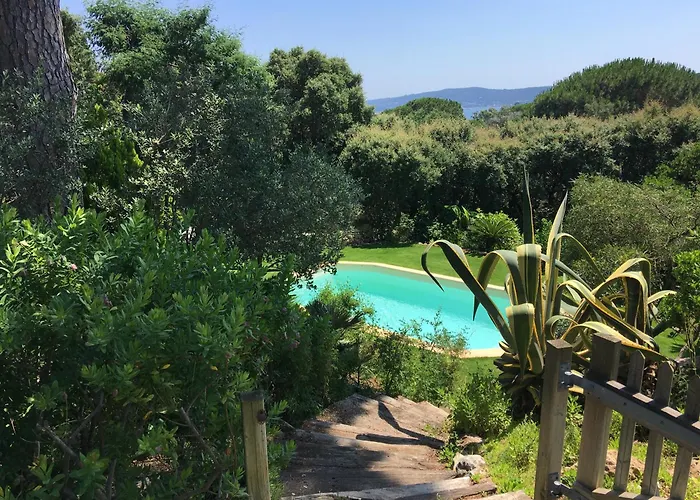 Villa La Tramontane, Propriété Avec Piscine, Proche *